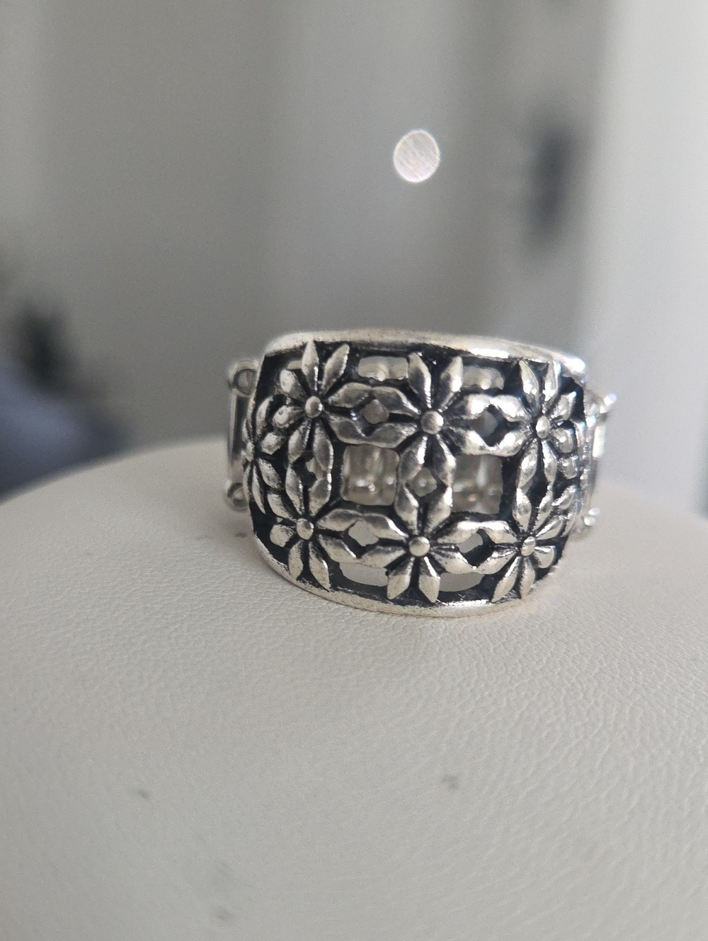 Paparazzi Crazy About Daisies Silver Ring NWT